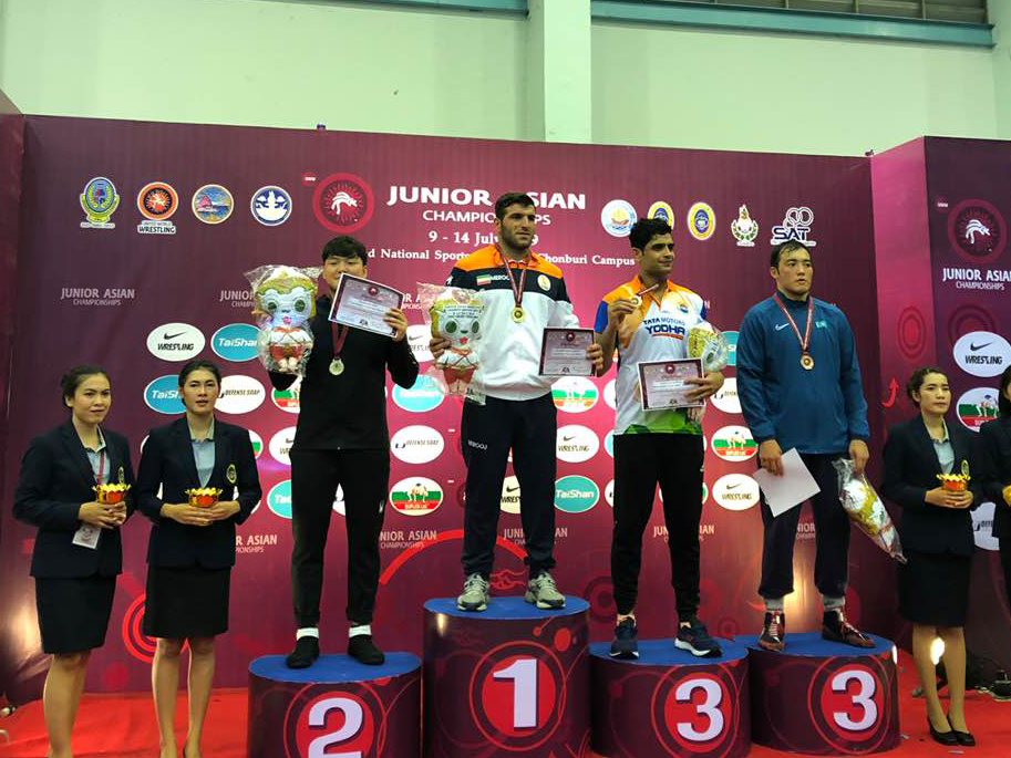  전주대 권정율 선수, 아시아주니어 레슬링선수권대회서 은메달.jpg